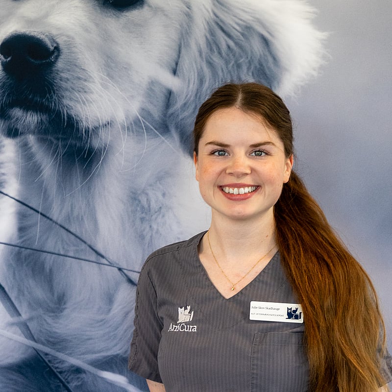 Foto af Julie, Autoriseret Veterinærsygeplejerske